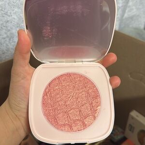 Shimmering body power by colourpop